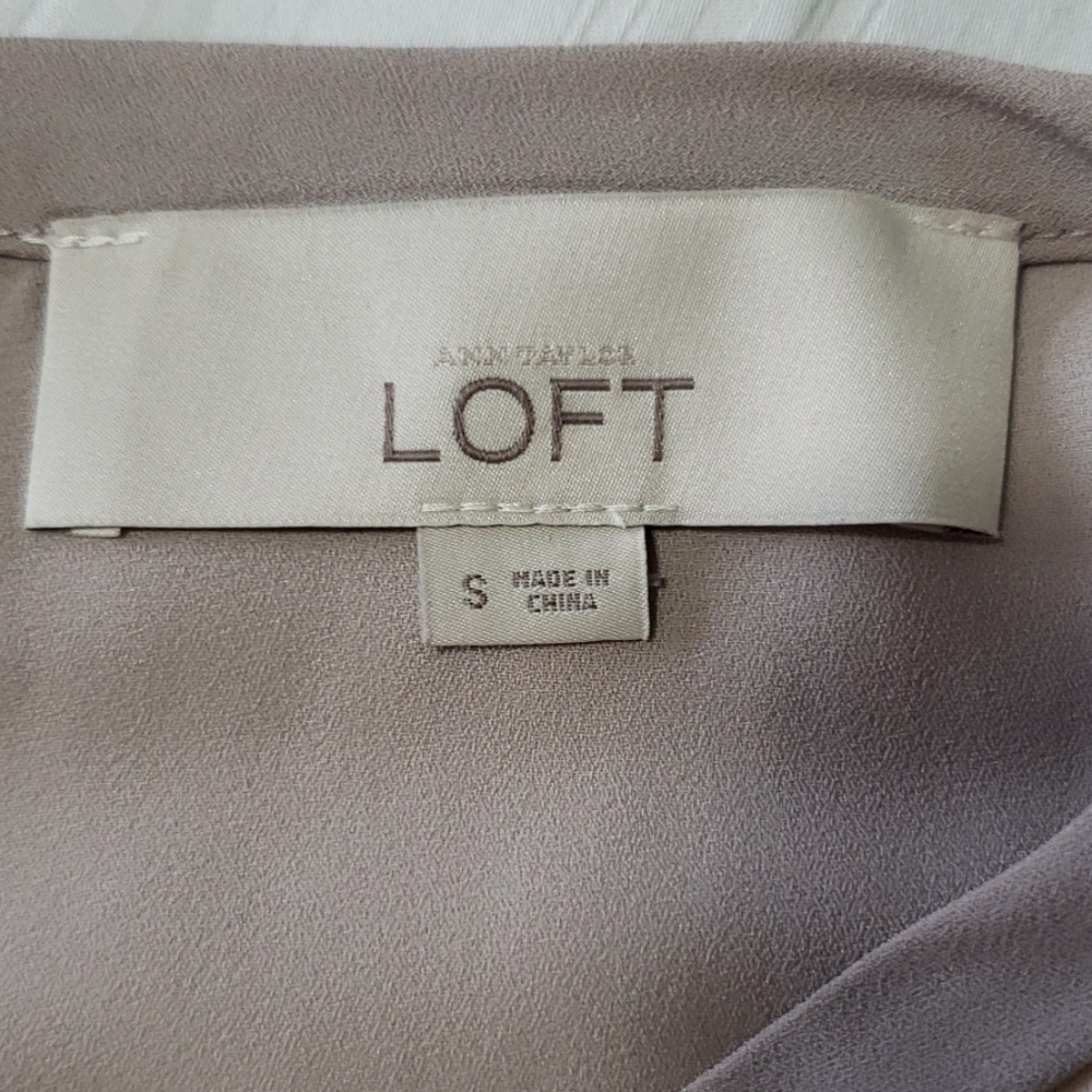 🎈 3 for $10. LOFT dressy top career blouse size M - Picture 6 of 7